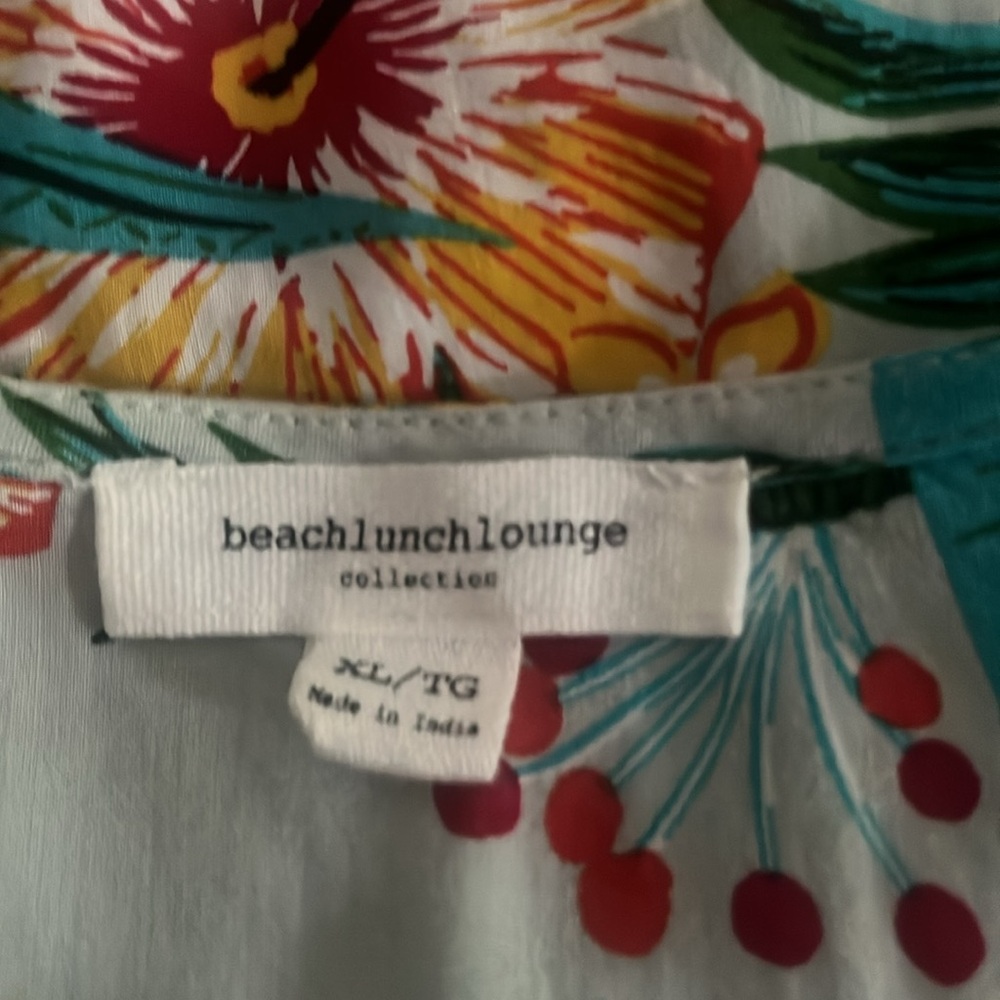 Beach cover up / Dress - Picture 2 of 2